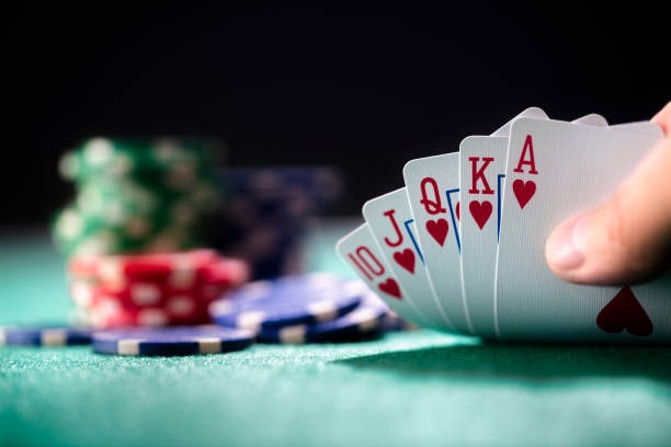 kotak toto mobile app interface showing slot games and live casino options